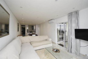 Modern 3 Bedroom Apartment On Umhlanga Promenade.